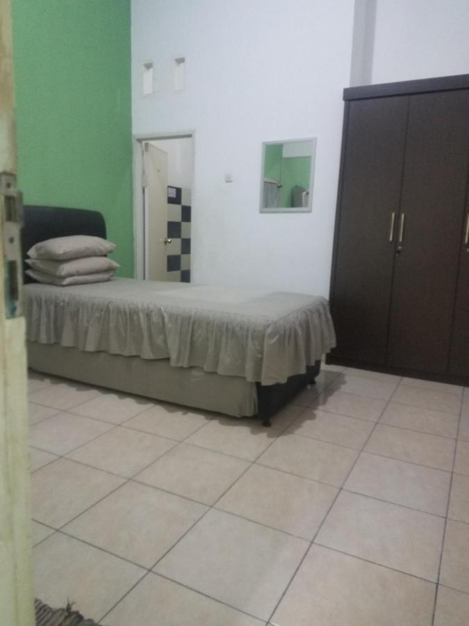 Cendrawasih Syariah Homestay Bandar Lampung Luaran gambar